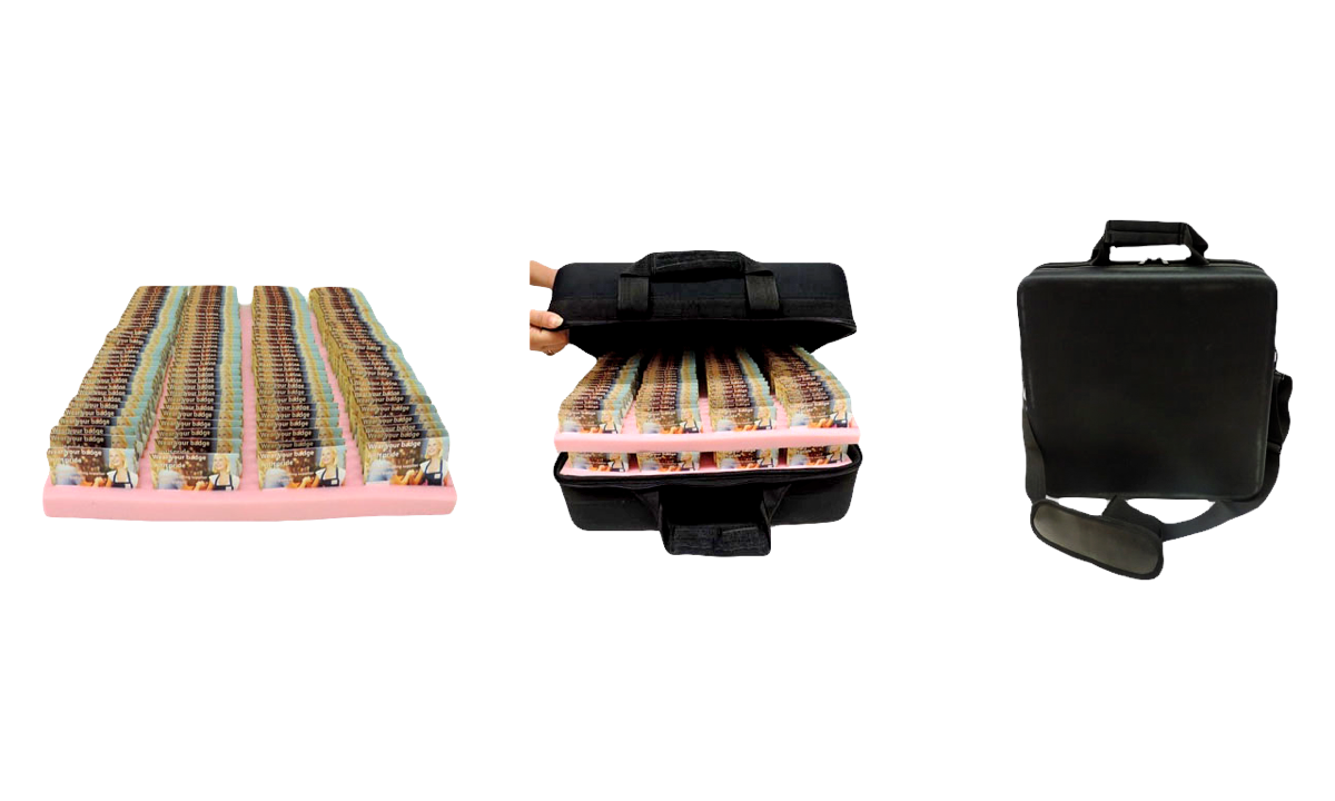 Mega Carrying Case with 3 Foam Card Organisers